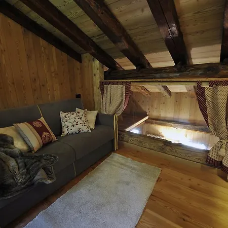 Daire Historic Residenze Loo Bach *